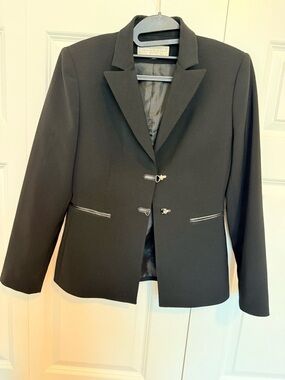 Tahari Black Women's Tailored Blazer with Toggle Closures